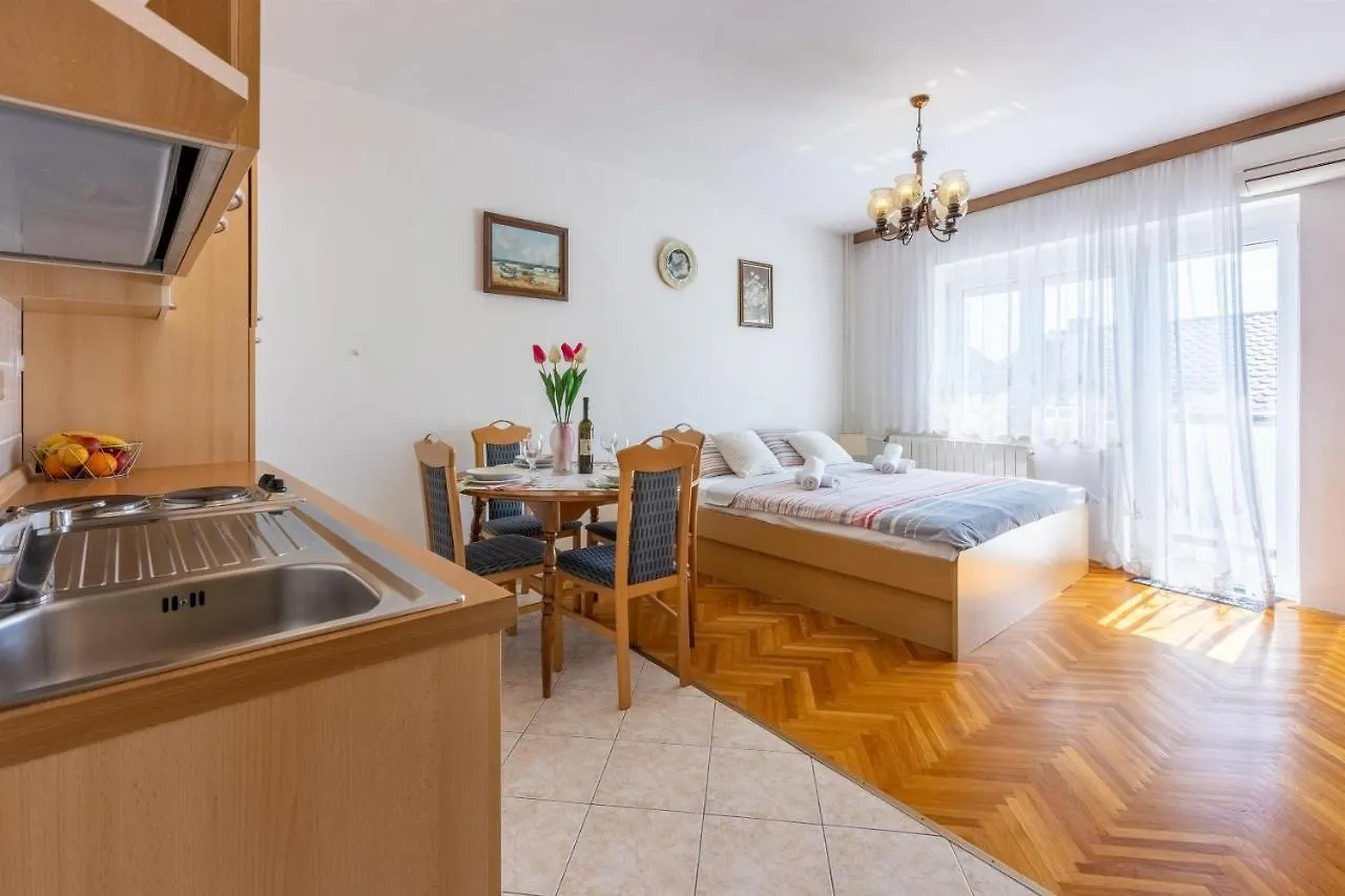 Apartments Ivana Crikvenica